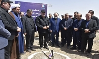 آغاز عملیات اجرایی نیروگاه ۵۵۰ مگاواتی پترو پارس ساوه/ وزیر نیرو : توسعه صنعت برق در شرایط جنگ تحمیلی هم ادامه یافت